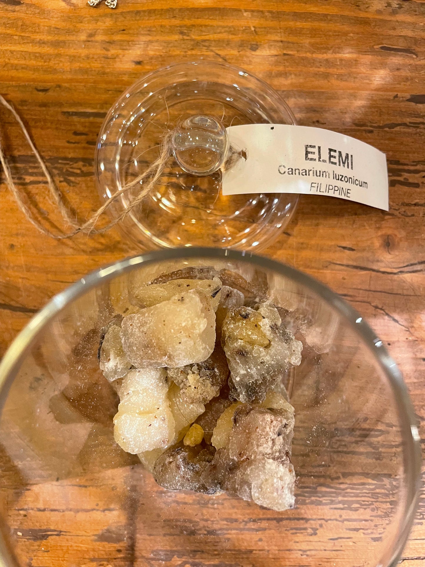 ELEMI (Canarium Iuzonicum)