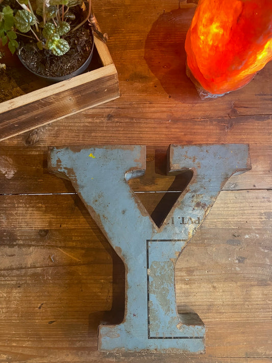 LETTERA IN LATTA "Y"